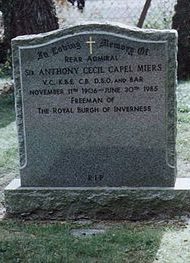 220px-VCAnthonyCecilCapelMiersGrave