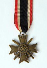 290px-German_War_Merit_Cross_with_Swords