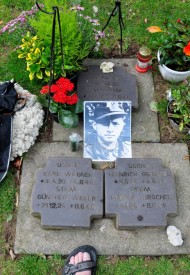 Michael-Wittmanns-grave-b