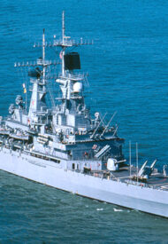 USS_Arkansas_(CGN-41)_at_sea_in_1985