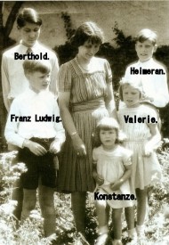 nina_mit_5_kindern