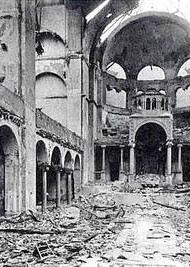 1938_Interior_of_Berlin_synagogue_after_Kristallnacht
