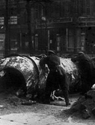 330px-Bundesarchiv_Bild_102-00540A,_Berlin,_Revolutionskämpfe