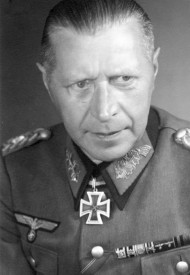 Bundesarchiv_Bild_146-1983-028-05,_Helmuth_Weidling