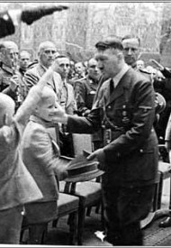 Hitler-expresses-condolences-to-Heydrichs-sons-at-State-Funeral-for-Reinhard-Heydrich