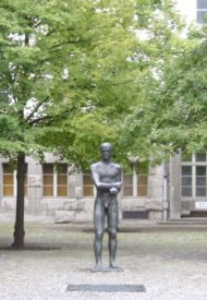 Berlin_Gedenkstaette_im_Bendlerblock_1_1600