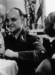 3774665_Ilse_und_Karl_Otto_Koch