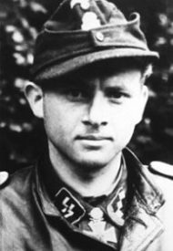 220px-Bundesarchiv_Bild_146-1983-108-29_Michael_Wittmann-194×300