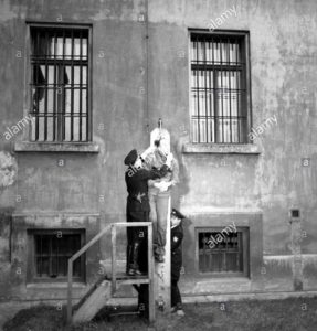 prague-october-23rd-1946-public-execution-of-german-general-kurt-daluege-bx588y