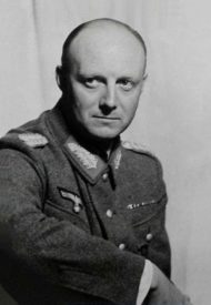 Bundesarchiv_Bild_146-1976-130-53,_Henning_v._Tresckow