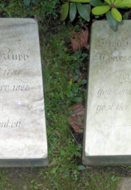 Friedrich_Krupp_und_Therese_Grabplatten