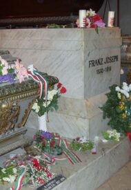 1200px-Kaiser_Franz_Joseph_tomb_-_Vienna
