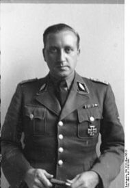 220px-Bundesarchiv_Bild_101III-Alber-096-10,_Helmut_Knochen