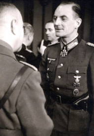 Georg_Graf_von_Rittberg_in_Prag_im_April_1944_(3)