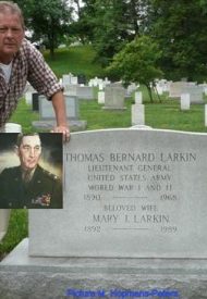 larkin graf met foto