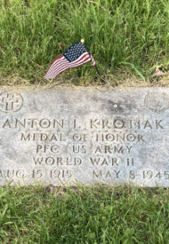 Anthony_L._Krotiak_(1915–1945)_at_Holy_Sepulchre_Cemetery,_Alsip,_IL
