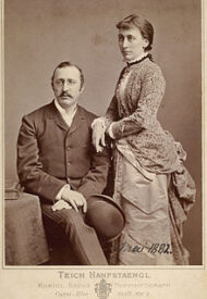 Friedrich_Alfred_Krupp_e_Margarethe_von_Ende,_1882_(Foto_Atelier_Teich_Hanfstaenge)