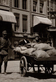 aardappeloproer-man-met-kar